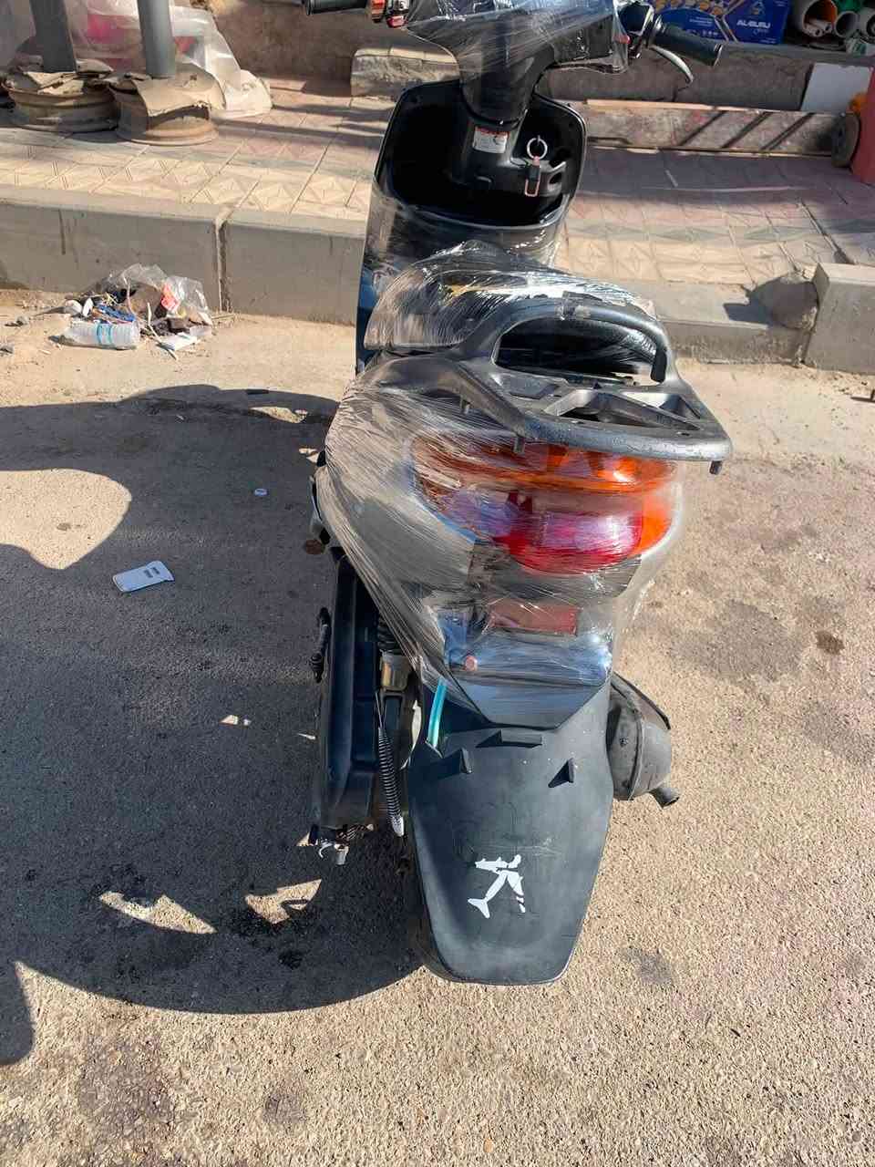 ‏سلام عليكم دراجة للبيع ‏ ‏ ‏مكاني ￼￼ الناصرية مركز ￼￼￼ ‏السعر 250 $.  ￼￼￼￼. ***********￼
