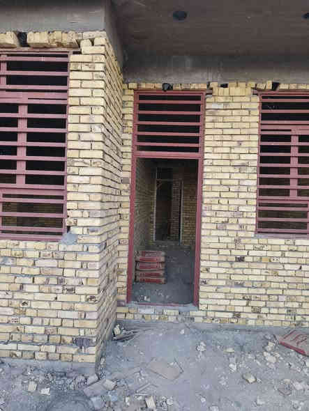 يالله السلام عليكم 
بيت  هيكل للبيع.  زراعي مشمول بالتطويب بيه وصل.  عنوان  منطقه الصخين جامعه ذي قار. شارع حسينية الغائب كافه الخدمات حتى شوارع مخططه كامله  .  
مساحته ٣٣٠م.   نوع البناء  طابوك  كونكريت. مسلح. بناء حديث. درجه اولى. 
 تفاصيل البيت. غرفتين صاله استقبال  مطبخ حار وبارد  صحيات. داخليه وخارجيه. طارمه  حديثه درج خارجي وداخلي 
 السعر ١٣٥ قابل للتفاوض الاستفسار  الاتصال على رقم الهاتف ***********
