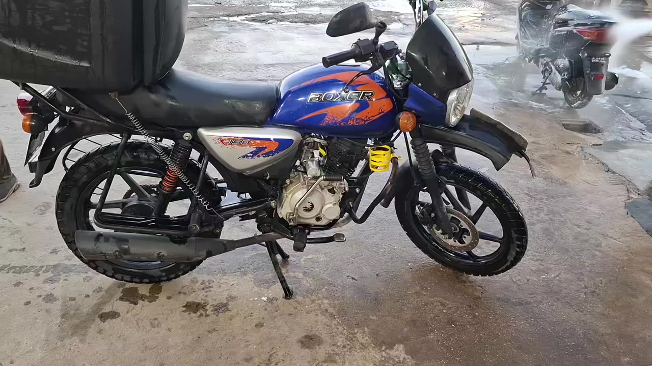 للبيع للبيع موديل ٢٠٢٣ دراجه مرقم كامله ونضيفه كهربايات كامله فقط دكمت السلف طكت بيدي الدراجه وحش الشارع السعر ٢٧٠٠ للتواصل واتساب *********** ولفيس مفتوح
