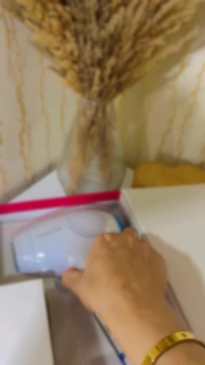 باشترین لیزەری مارکەی LESCOL TON بەریتانی

زۆۆر کەم ئیشی کردوە 

تیشکی ساردو بێئازارە 
تایبەتە بە پێستی هەستیار 
عەینەکی تایبەت بە خۆی لەگەڵە 
پێنج دەرەجەیە کە خۆت دەتوانیت دەمەکەی بکەی بە سارد یان گەرم 
رەبتی شەریکەی خۆی لەگەڵە 

نرخی ١٨٠ هەزارو کەمێک معامەلە


**إذا كنت صاحب هذا الإعلان وتريد حذفه لأي سبب، رجاءا أرسل رسالة إلى الدعم الفني**