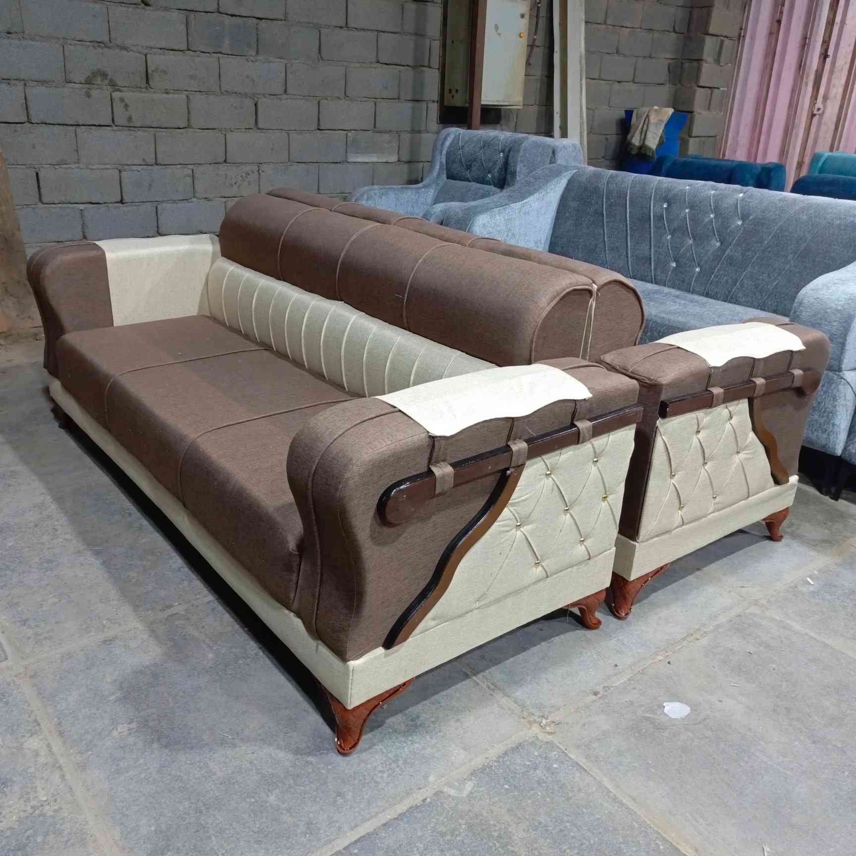 تخم قنفات 450الف 
‎🧡 يتألف من 10مقاعد  متوفر الان جميع الوان 💜
❤️🧡🖤💛🤍💚🤎💙 الاسعار, حسب الموديل المنشور بصوره 
تخم 10مقاعد 450
8مقاعد 380الف
7مقاعد 350الف
5مقاعد 250الف
يوجد توصيل داخل بغداد ٢٥الف
المحافظات حسب المحافظه بسعار رمزيه
كل ما عليك تختار الصورة التخم الي يعجبك وراح يوصلك خلال يومين بعد الحجز 
*********** متوفر واتساب
