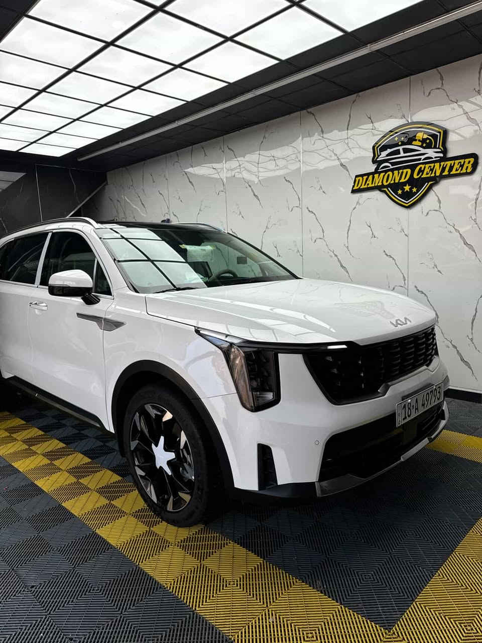 Kia sorento 2025 v6
السلام عليكم 
للبيع سورنتو موديل 2025 محرك v6 
السيارة رقم بابل بأسمي مكانهة بابل
مواصفات السيارة
محرك ٦ سلندر 
بانوراما
٧ راكب  
كشنات كهرباء 
تشغيل عند بعد 
كامرتين 
تبريد ٣ قطع 
ويل 20 
بردات خلفية 
داتشو 
فول حساسات امامي خلفي 
مري شفط 
 السيارة عليهة نانو سيراميك بالكامل مقاوم للخدوش 
السيارة معروضة للبيع مكانهة بالحلة 

واتساب ***********  متوفر وكذلك الماسنجر  اي استفسار اني خادم
