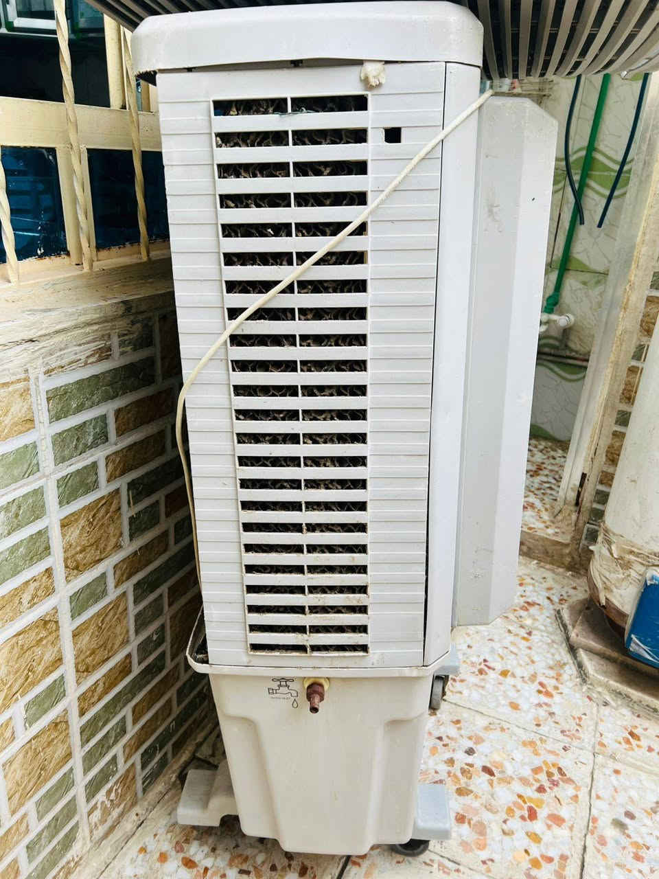 مبرده عملاقه اصليه زينه من هاي الكبيره  سرعتين زينه للبيع للبيع للاستفسار اتصل على الرقم او مراسله الصفحه الرقم ***********
