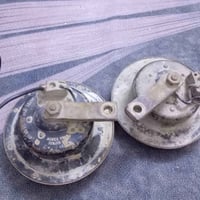 عندي هورن بوش جنح اصلي السعر 400 و بيه مجال  موبايل 07712235002 مكان ب...