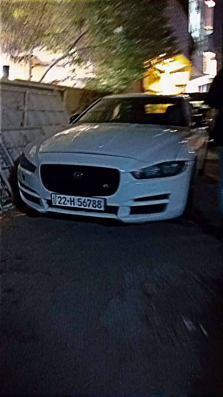 سيارة جاكوار XE 
الون ابيض  
الموديل 2017 
المحركات 
4سلندر 
الكير ماوس اوتوماتيك 
الداخل جلد بيجي 
شاشه وسط التحكم بالمقود 
فخمة ورياضيه بنفس الوقت 
للاستفسار والتفاصيل اكثر اتصلوا ع الهاتف 
(***********)
