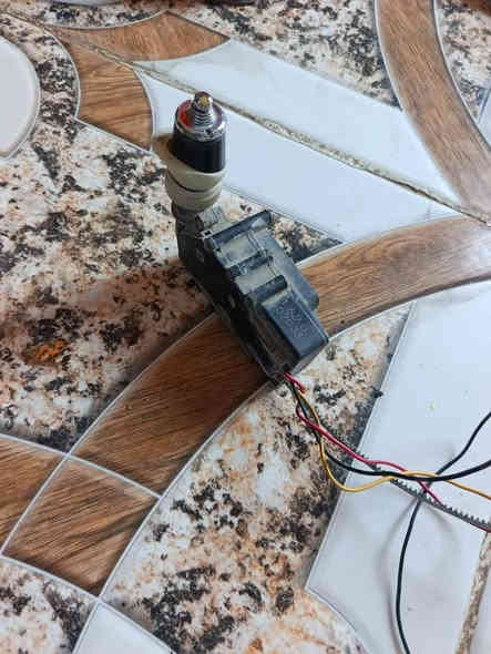 غراض ملكه لبيع. ***********
