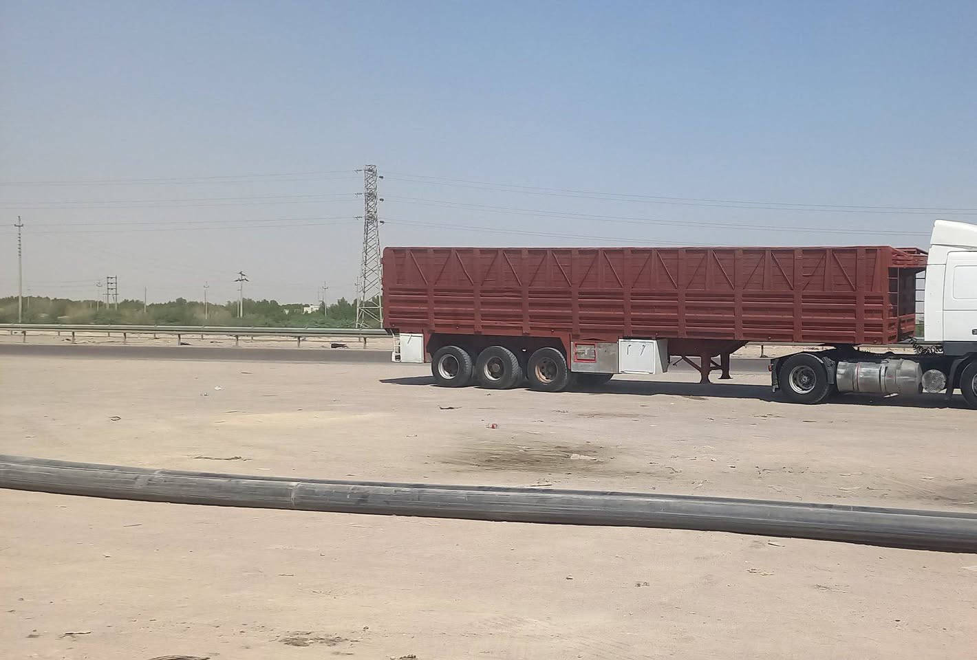 عربانه اجناب للبيع 12،50 تخم تاير جاهزه من كلشي هوه كهربائيات السعر 70 
العنوان سامراء الخط السريع ***********
