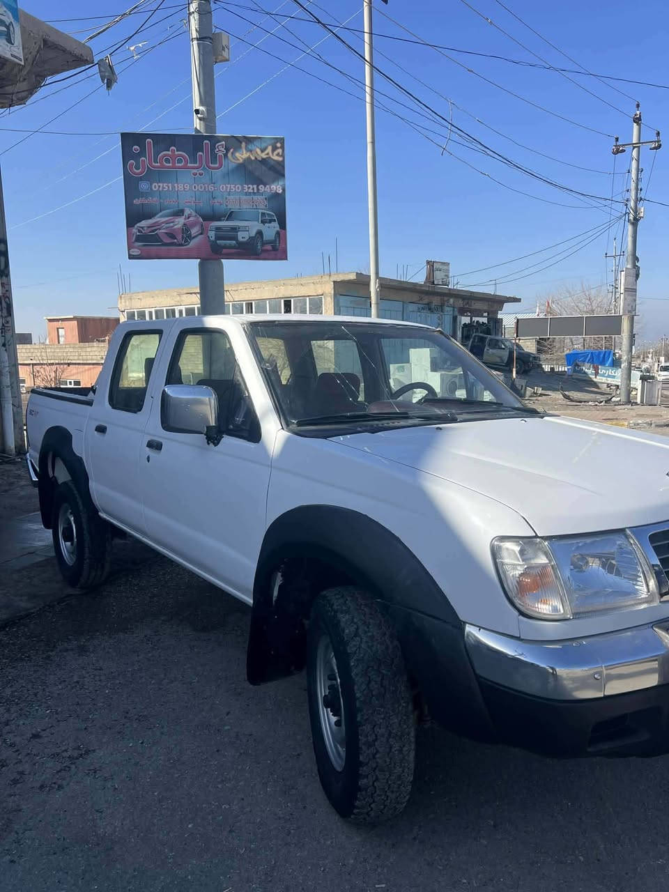 نیسان ٢٠٠٣ دەبڵ اکسل
براوەیە دوبەیە سەیارەکە 
گێڕو مەکینە اکسل بەشەرت ١٠ فیتەر 
ساردو گەرمی ئیش دەکات 
تەقەو رەقەی نیە زۆر تندو تۆڵە

دەعمی نییە بەشەرت پێش و دوای کەپس عام بۆیاخ لەسەر ساغی

تەنها اکسلی پێش پێوە نیە کامل جایزە

لە هەڵەبجەی شەهیدم 

*********** 
***********
