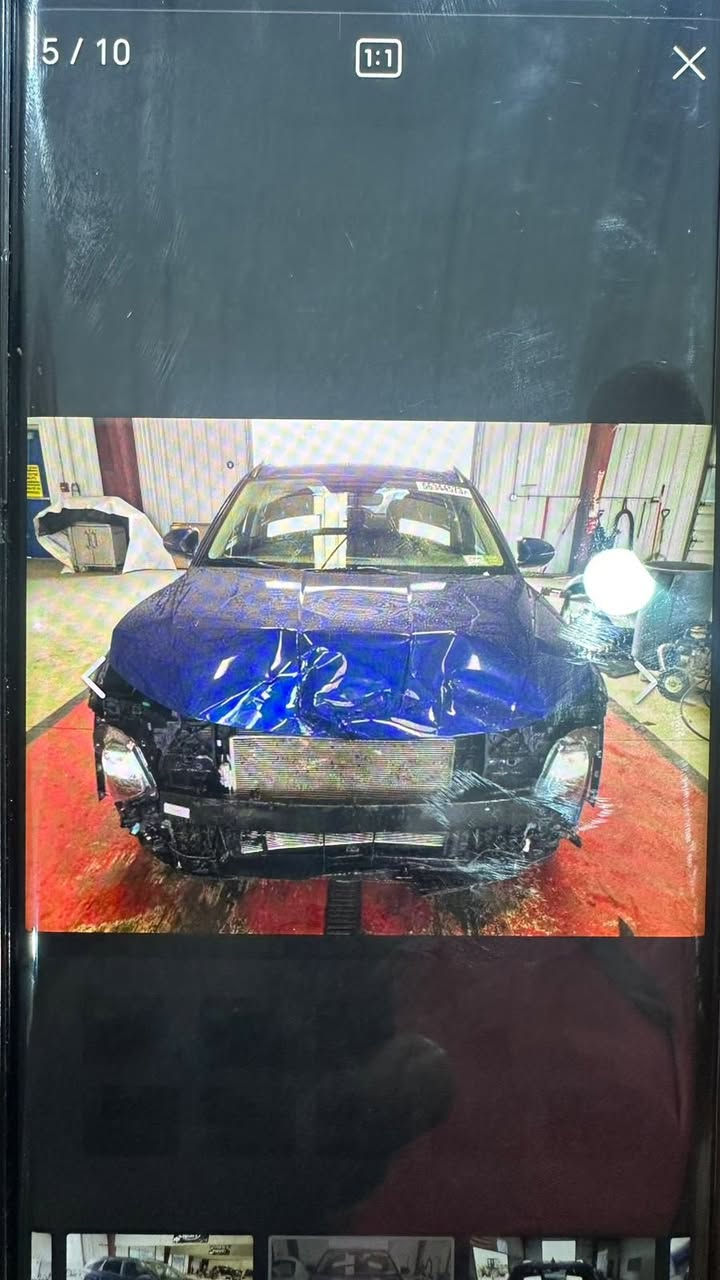 السلام عليكم توكسان وارد امريكي موديل 2022 ماشيا 82 الف رقم اربيل تحويل مباشر مواصفات فول حادثها فقط بنيد بدون دواخل بدون ايرباك 
صور الحادث بالمنشور مكان السياره بغداد الاعظميه السعر 177 وبيها مجال الاستفسار الاتصال ***********
