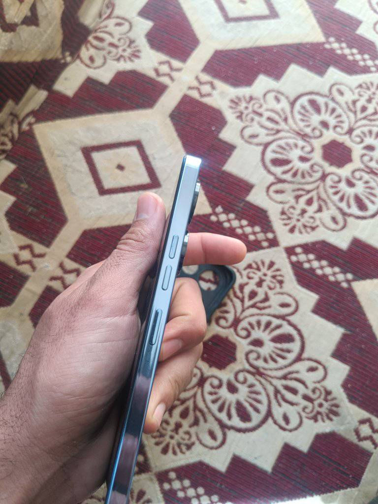 ﷽
تكنو كامون 20 برو للبيع 
ذاكره 256 عشوائيه 16(8+8)
بطاريه 5الاف شحن تايب سي  بصمه بالشاشه
والشاشه  امولد 
كامرات فول  وصوت استيرو
جهاز مكفول من الفتح والتصليح ونضيف 
السعر 140  الف  وبيه مجال  للشراي 
المكان ناصريه تضحيه


**إذا كنت صاحب هذا الإعلان وتريد حذفه لأي سبب، رجاءا أرسل رسالة إلى الدعم الفني**