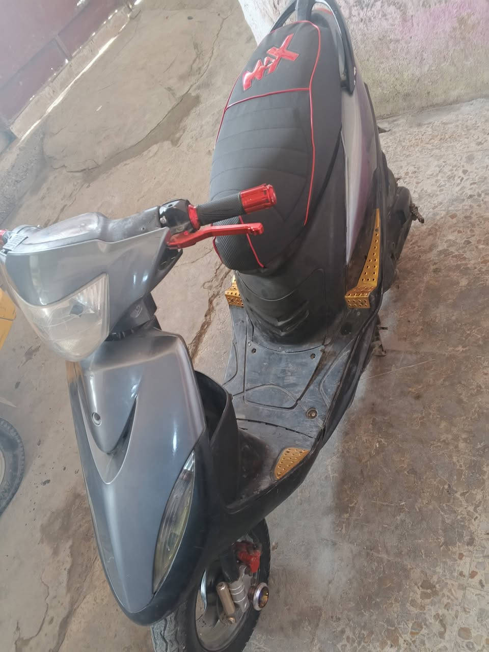 السلام عليكم ماكس عدله للبيع دبلات رياضي كلجات جدد غراض رياضيه كهربائيات شغاله بوشه ٤٩ دراجه حلوه بيع مال مستعجل السعر ٦٠٠ للستفسار ***********
