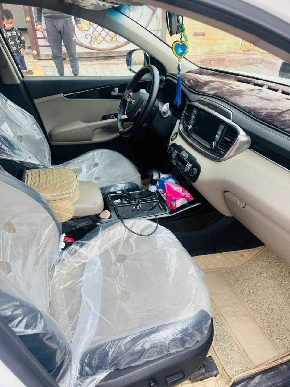 السلام عليكم سورنتو 2020 خليجي كفاله عامه 6 سلندر ماشيه 100 ع وضع الشركه جديده لا بارد ولا شخوط تخم تاير جديد رقمه بغداد انكليزي وباسمي مكينه وكير ع وضع الشركه برغي ممفتوح بيه مكاني الكوت مركز المدينه للاتصال ***********
سعره 272وبيه مجال
