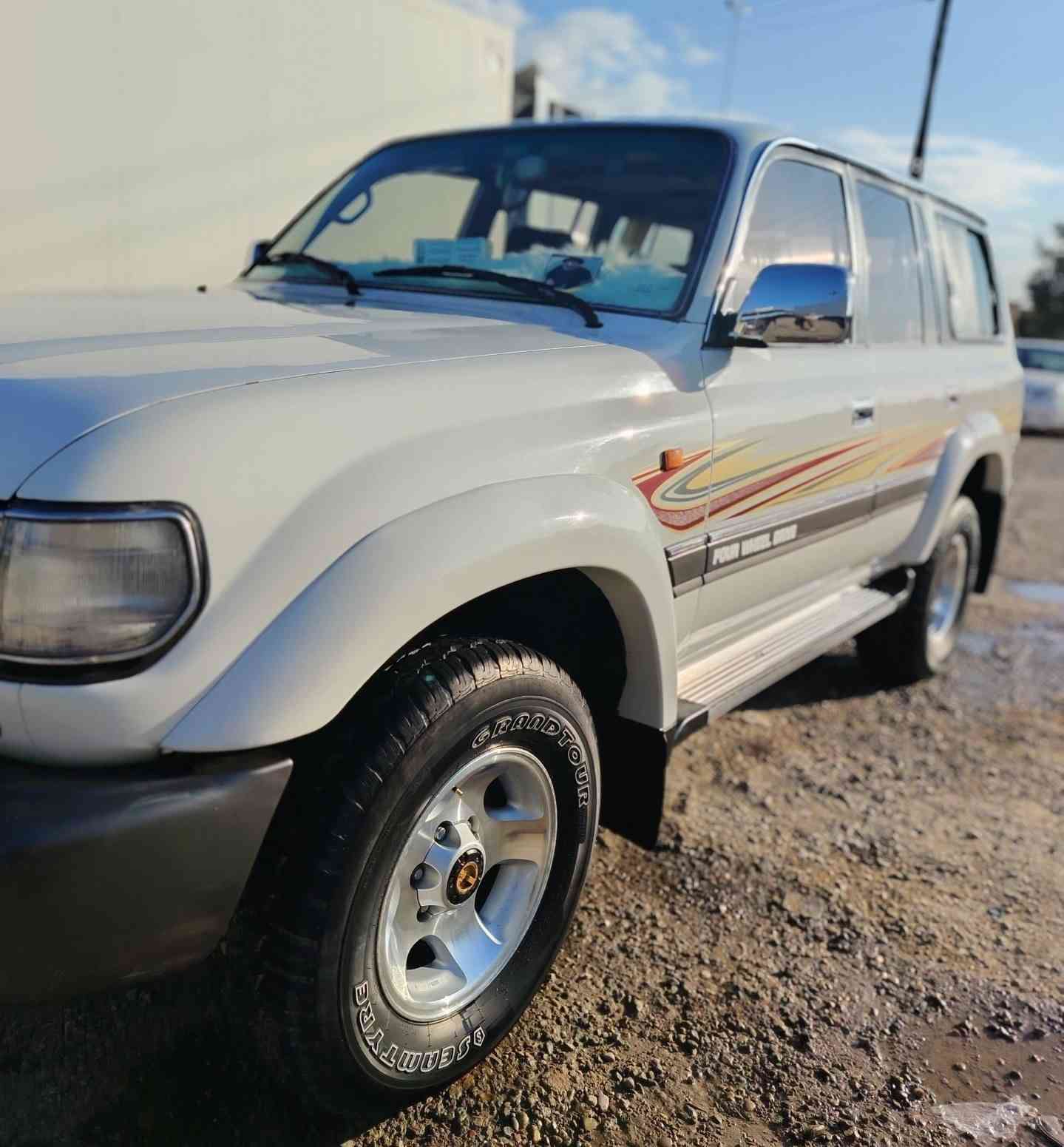 تويتا لاندكروز ليلى علوي 1995
السيارة كفاله كير محرك لوكير اكسل دفلوك 
شاصي كلة مكفول بيه تبديل قطعتين بلاد شركة 
جاملغ السايق وباب الصندوق فقط رقم بغداد 
بأسمي تريد تحويل تريد وكاله الي يعجبك سنوية ل28 
محرك 4500 / كابريتر / منضومة البخاخ تنباع وية السيارة 
تبريد ٣ قطع خير من الله شاشة تاب تخم تاير عازل جام 
سيارة توه مبولشة ومتعوب 
عليها وبلعافية ع ياخذها

🛑 السعر سوي تعليق يصل مباشرة 🤖 

واسط قضاء العزيزية 

رقم صاحب السيارة 
***********
***********
