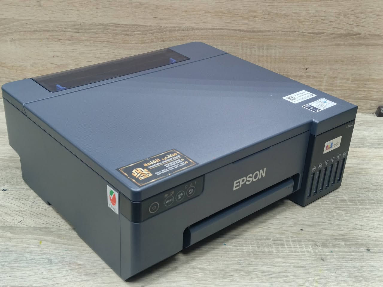 طابعة ايبسون موديل l8050 مستعمل بحالة ممتازة ذات ستة اللوان بمقاس A4 بأحبار خارجية سائلة بقدرة طباعة تصل الى 1900 صورة 10×15 مع امكانية طباعة على CD/ DVD وطابعات الهويات والباجات pvc مناسبة للمصورين المحترفين وللمطبوعات ذات الدقة العالية بتقنية pricison Core بسرعة ومميزات عالية طباعة بسرعة  تصل الى 12 صورة بالدقيقة وطباعة 22 ورقة بالدقيقة A4 سعر الحبر 20 الف لكل الألوان تحتوي على Wifi و Wifi derict يمكن ربطها على الموبايل وتابليت ولابتوب مع ماكينة طباعة صور وستيكر وورق مكربن وبدقة عالية سعر الطابعة🚦(  290 الف)🚦 نسبة نظافة الجهاز 95% للطلب *********** /*********** يوجد توصيل لجميع المحافظات ..
#الصفوة
#طابعتي
