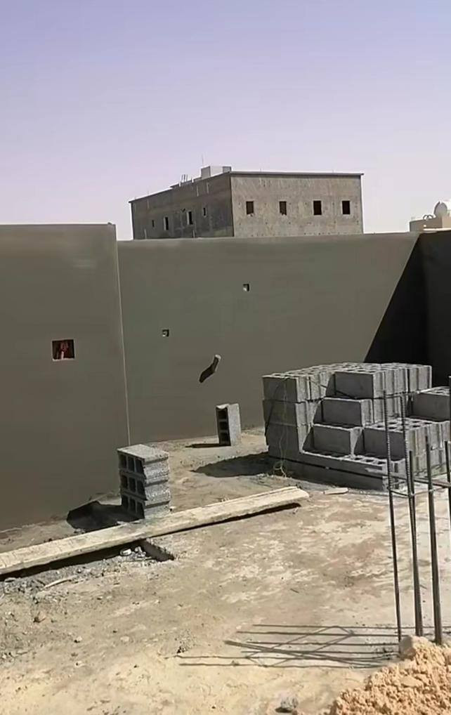 السلام عليكم كادر خلفات لبخ اسمنت شغل خاشن والنعم شغل درجه اولى تسليم هندسي وجايه صقل ناعم فوم كل انواع اللبخ السعر المناسب المكان بغداد الاعظميه للتواصل تس ***********
