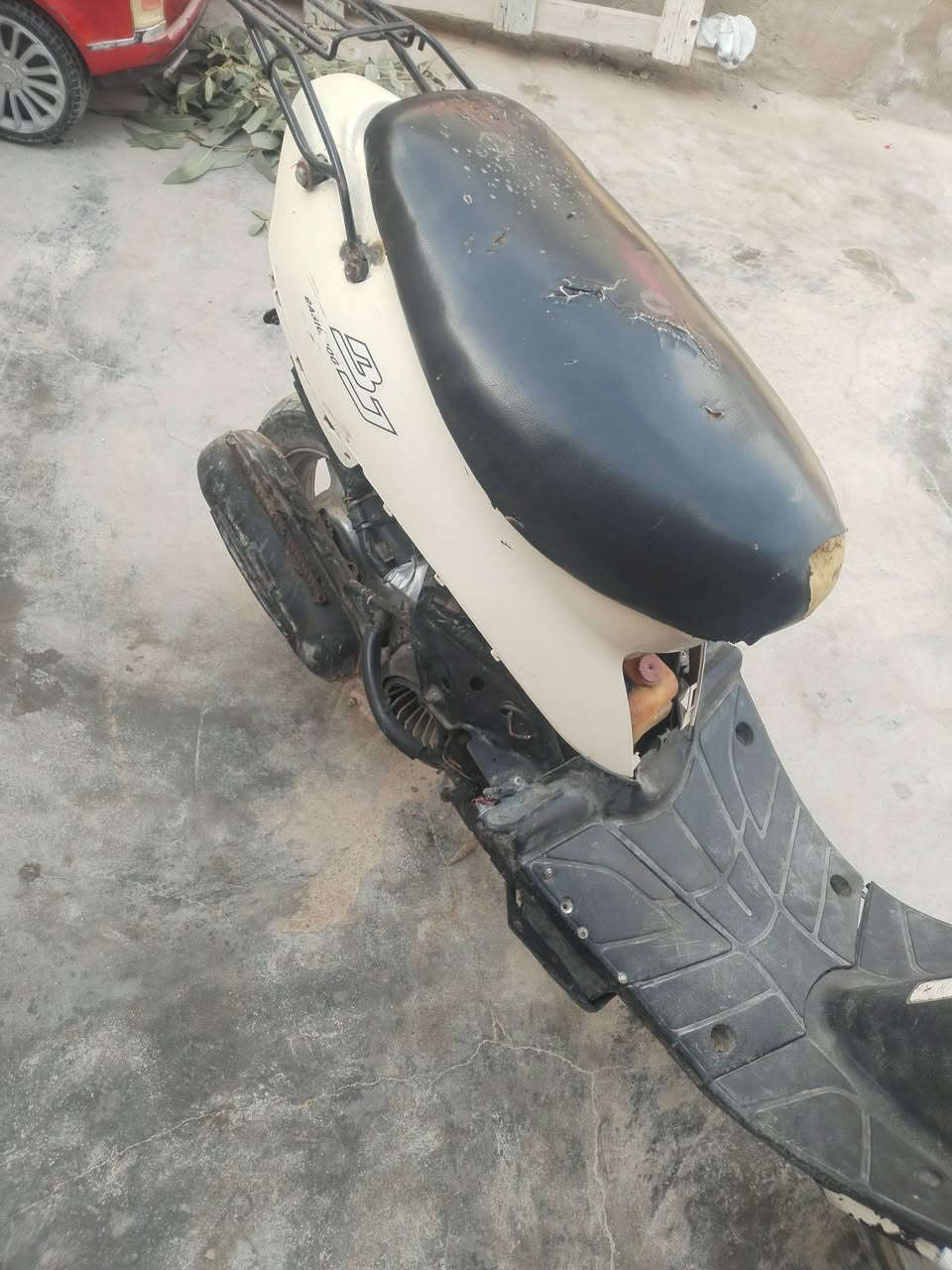 للبيع مكان الزبير السعر 175 وبيها مجال***********
