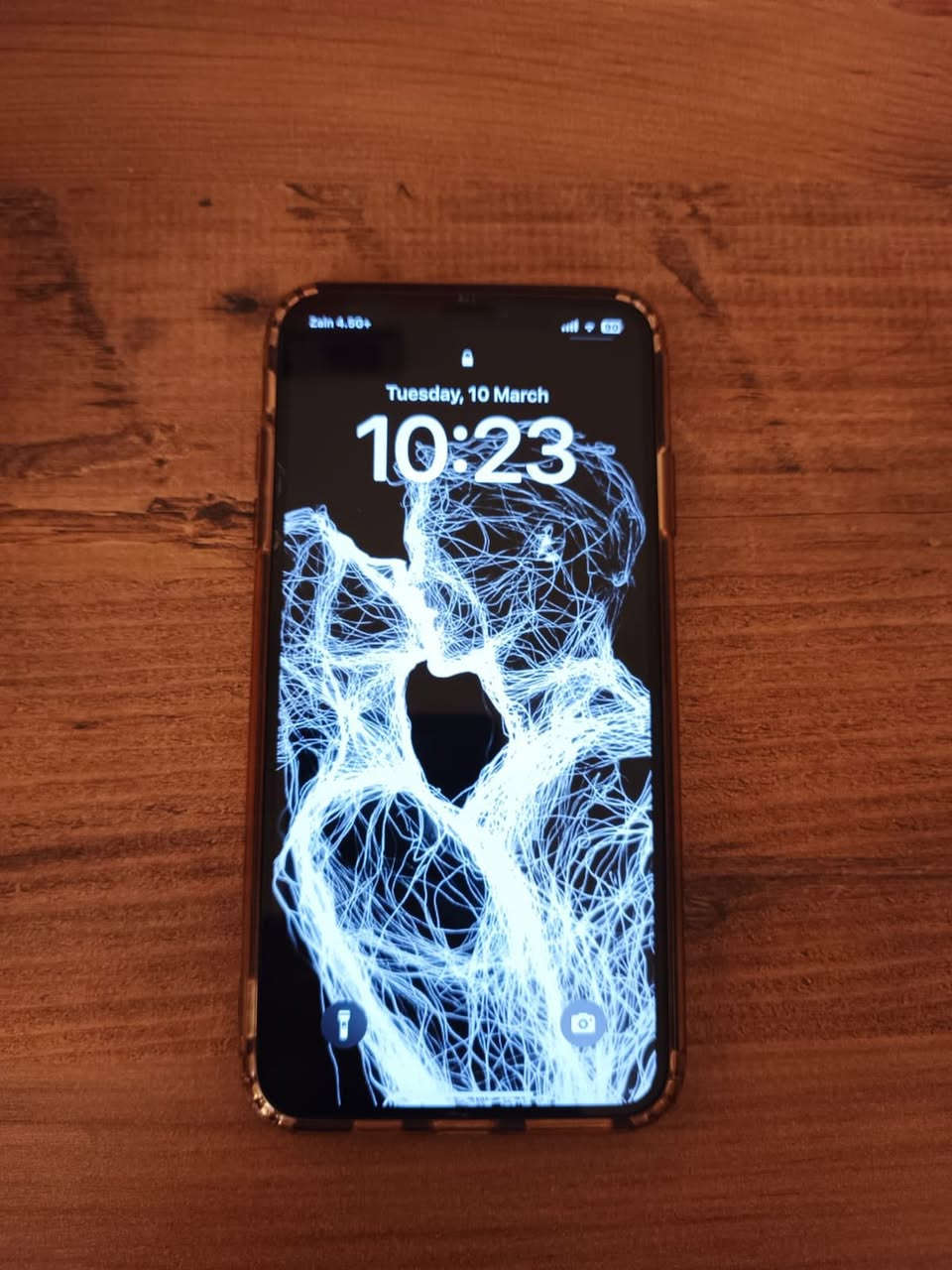 ايفون اكس إس ماكس غير مستبدل بي اي قطعه الجهاز نظيف مساحته 256 كلشي شغال فيس إيدي بطاريته خدمه نسبتها 79 بالميه وصرفها حلو رايده ب195 ألف للاستفسار واتساب 
***********
