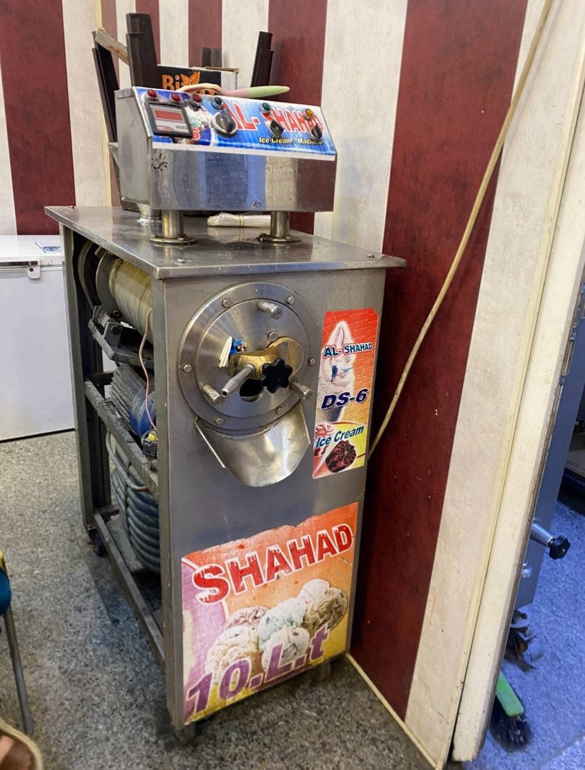 السلام عليكم عندي DS سالم صبري نضافة 90‎%‎ 
سوفت صيني نضيفه شغاله 100‎%‎ بس متفصل 
وعندي مكينة كريب ووافل 
عنواني بغداد  زيونه وهذا الرقم للاستفسار *********** متوفر واتساب و رصيد
