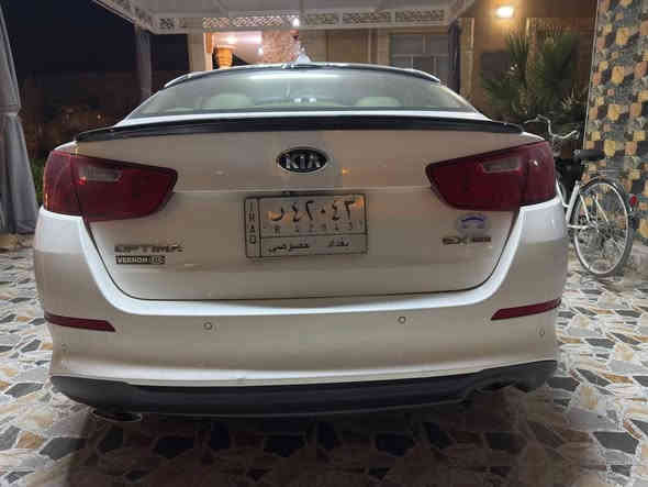 السلام عليكم ورحمة الله 
كيا اوبتما 2014 
ماشية 131 
بيها قطعتين صبغ چاملق وبنيد 
بأسمي تحويل مباشر 
السعر 125 وبيها مجال للطيبين 
رقم الهاتف : *********** + واتس اب
