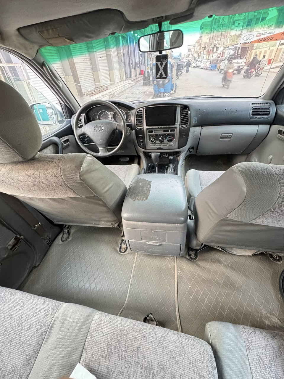 السلام عليكم . مونيكا للبيع كفاله كير مكينه شاصي اصولايات. محرك6اسلندر بانزين كير اوتماتيك صبغ عام  .مزاد وزاره الداخليه.سعر65 بيها مجال . للاستفسار:***********
