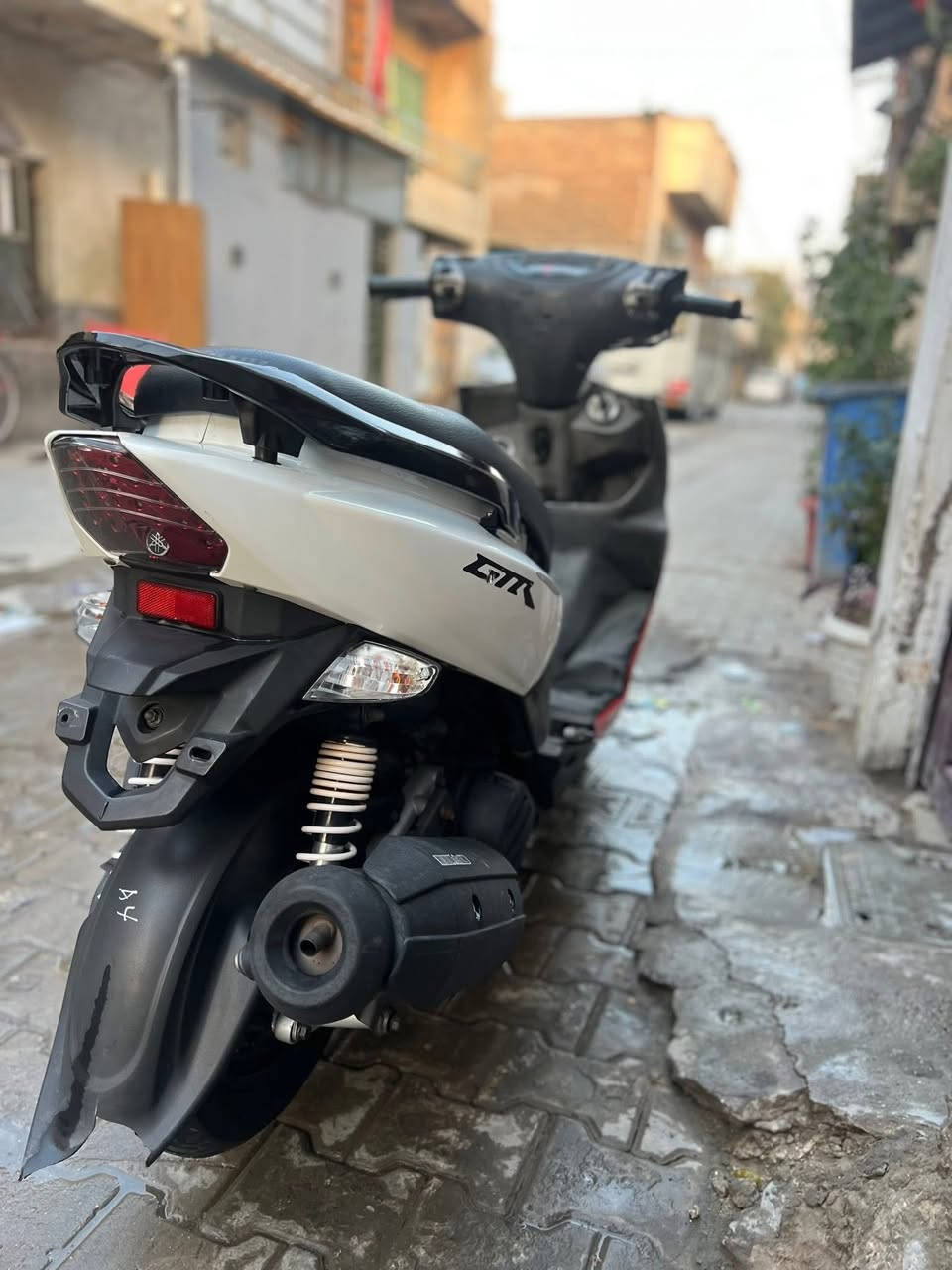 للبيع جيتار رمبه  قبل سبوع نزلت
مكاني بغداد منصور ***********
