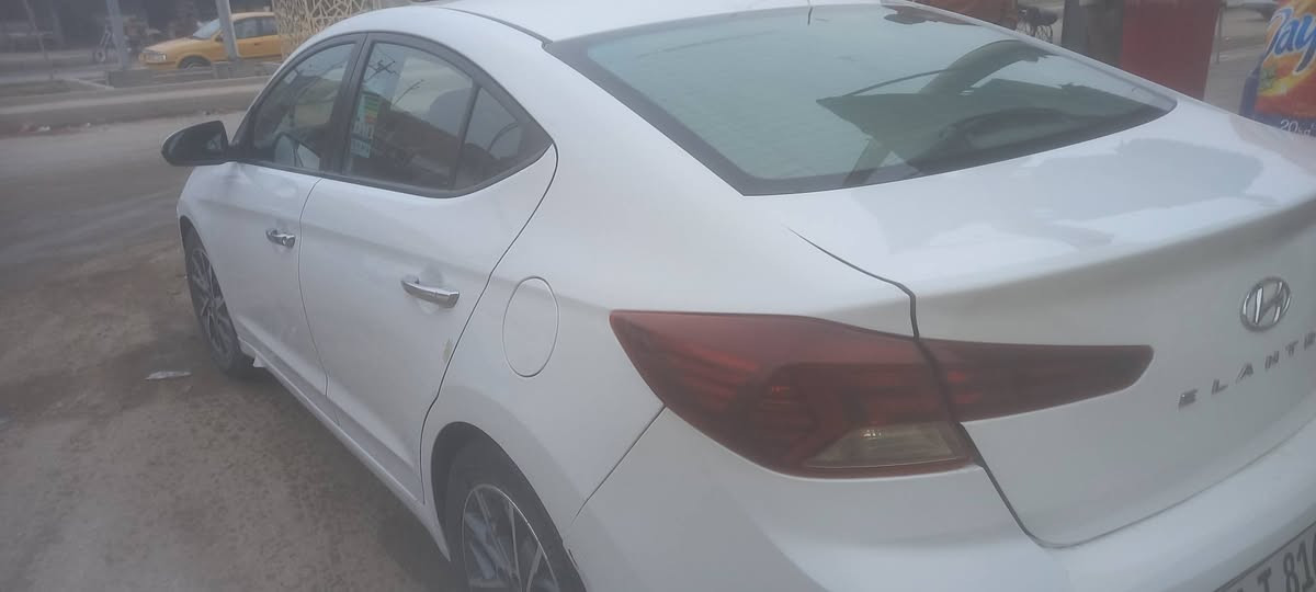 سلام عليكم النتره موديل ٢٠١٩ حره بسمي السياره بيه ضربه خفيفه بل جنطه فول مواصفات ومكينه 2000 اي ستفسار التصال على ارقم *********** السعر  ١٥٥ وبيه مجال مكانه الناصريه المركز
