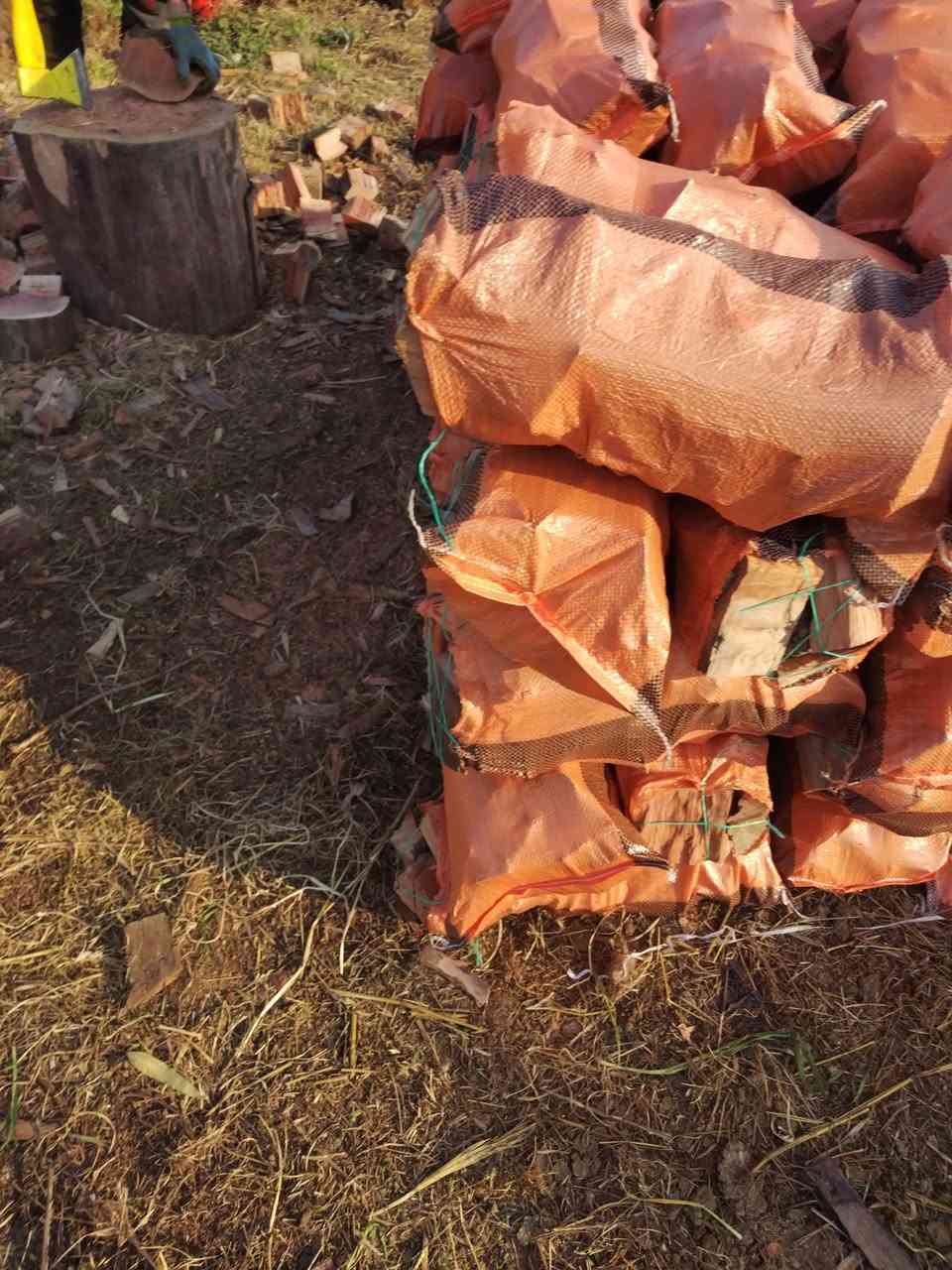 سلام عليكم متاح حطب مفشك كواني كله يابس اتصل ع *********** بي واتساب كذالك يوجد خدمت توصيل
