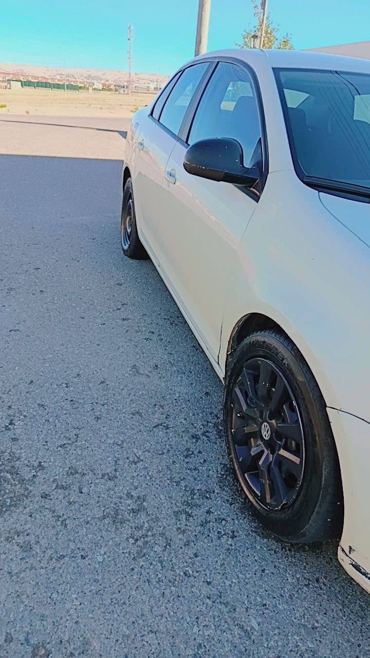 جیتە  2008 تە  ۳۹۰ هەزار غەڕامەی لەسەرە سبوغ عامی ئەوڕوپایە  لەی سەکنی دۆسەی کەمەک ماح جونە  گیر تۆماتیکە  کەمەک مەسرەفی هەیە  سەنەوی 2025  مانگی ٤ بەسەر چوە بەناو کردنو بەنجە مۆر بەشەرت   پینج پسنە سعري61وةرةقةو مةجال. شوين هةولير. *********** أربيل, العراق
