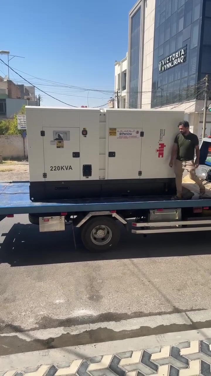 للبيع مولديه 220kvA شغاله بحاله جيده جدا قيمه الشراء٢٧ الف دولار من شركات انوار الطاقه استخدام قليل سعر البيع ١٢الف دولار وبيه مجال للطيبين مكاني منصور داودي تلفون 
***********

