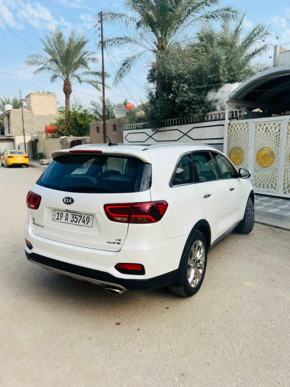 سورنتو 2018شكل2020مكفوله من الصبغ والتبديل السياره فول مواصفات السعر ٢٣٥ وبي مجال***********
