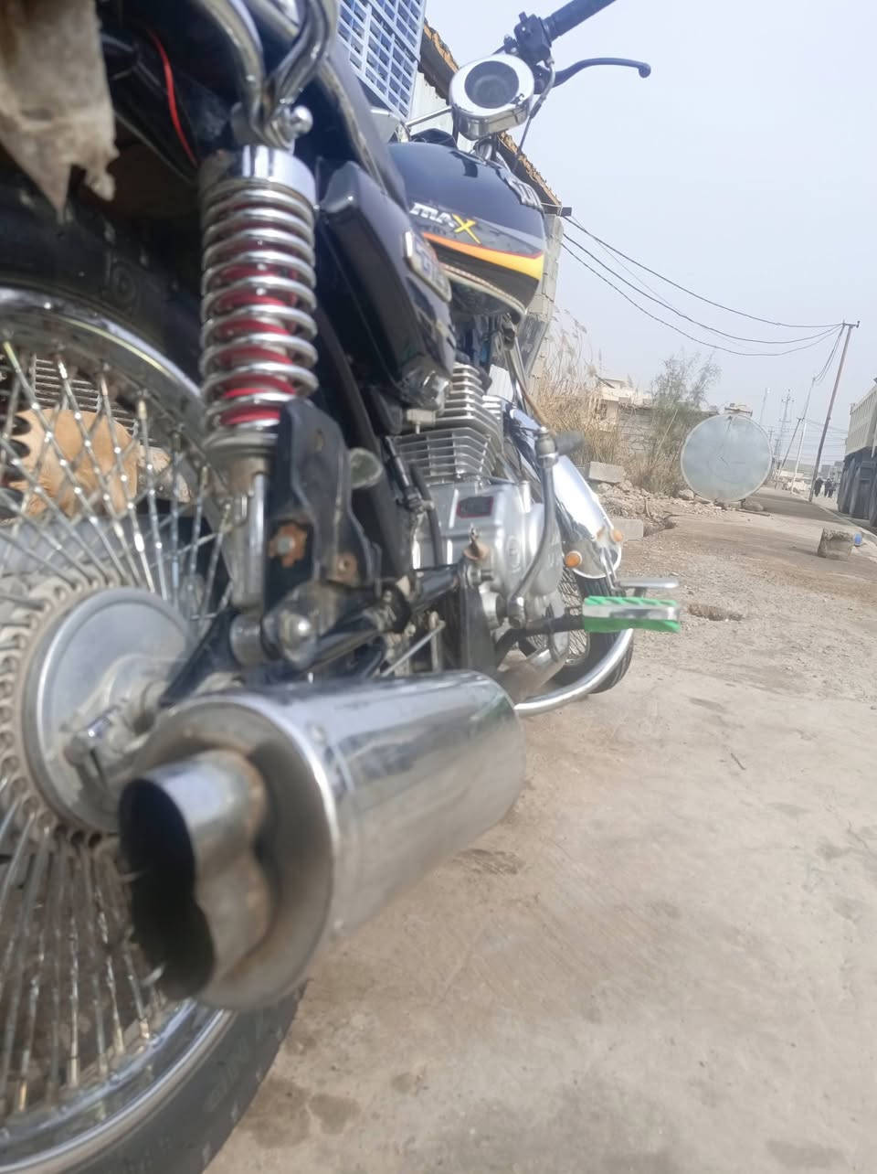 تايكر 23 للبيع نظيفة فول معدل شلعه واحد عراق اوراق كامله سعر 550 بيها مجال وبيك خير وتدلل الاتصال ع الراقم *********** المكان بهرز حي الشرطة
