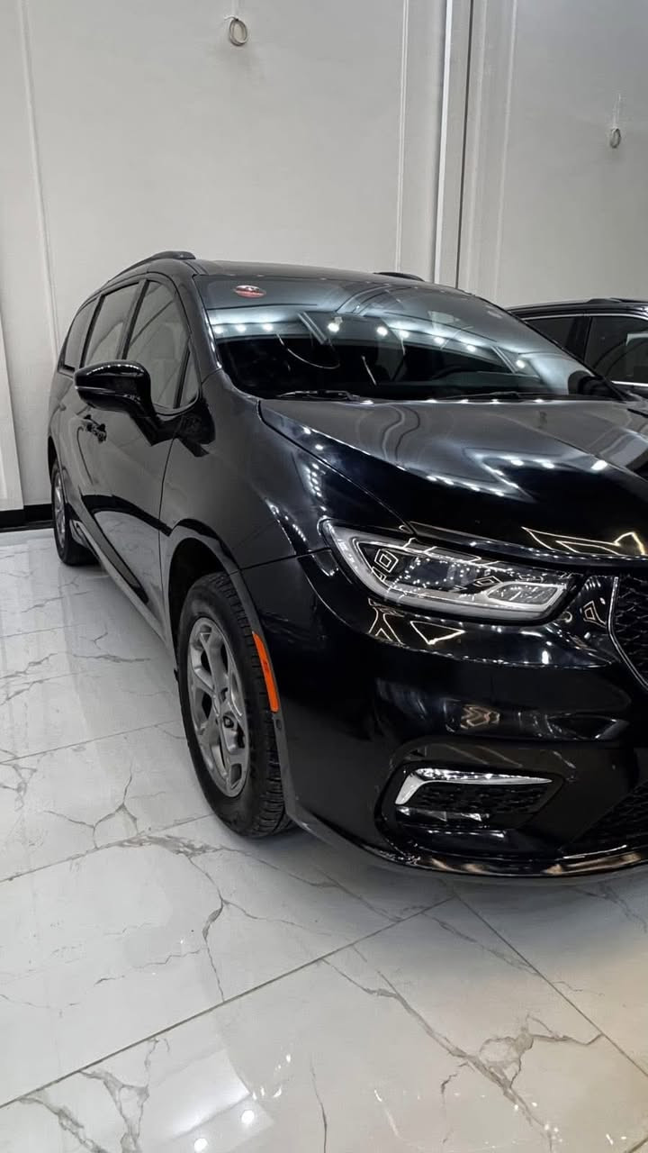 السلام عليكم كرايسلر باسفيكا ٢٠٢٣ S فووول مواصفات ١/١ بانوراما دخول جديد مرقم اربيل ترقيم جديد وكالة تحويل بشرط خمس كاميرات كشنات كهرباء تدفئة وتبريد بالكشنات خزن رادارات ٣٦٠ درجة مشي قليل ماشيه ٢١ ألف  حادث قطعتين تبديل بنيد قبغ صندوك جاملغ خلفي  بي شويه صبغ صور حادث ع الواتساب ***********  سعر ٢٢٠ ورقه بي مجال قليل للشراي
