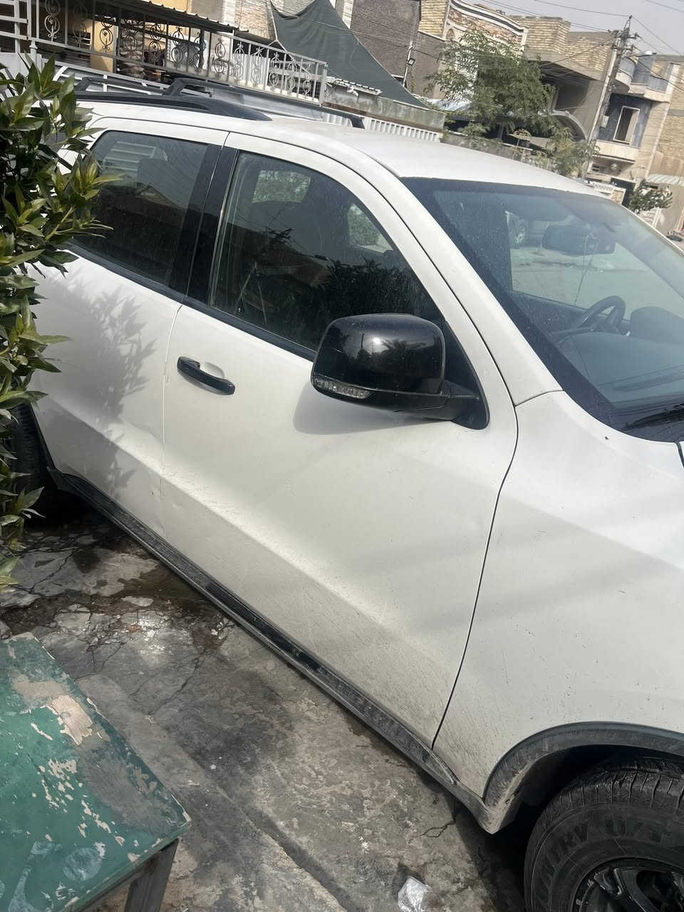 السلام عليكم دوج دورنكو 2012 بأسمي  حادثهه چاملغ الايسر بصمه تشغيل ابواب كهرباء ودواخل جلد ويل اسواد بلاك  تحكم استيرن صندوك شفط  والسونار مالتهه موجود بيه كم طخه بسيطه  سعرهه 175 بغداد حي اور ***********
