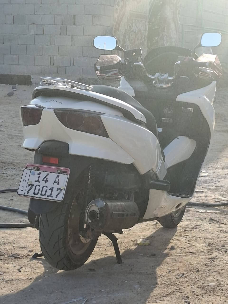 فورزه 010للبيع سعر 18 مرقم رقم نكليزي جديد مميز بسمي تحويل ثاني يوم هزه جديده الدراجه معدل 140نشطه ونضيفه مبدل فقط بوشه وبستم بلاد،لاتنقيص دهن ولا تبخير حماوه طبيعيه دراجه ليخذه،يترحملي فقط لكزوز مابي واقيه مكاني بصره لكرمه ال شراي يخابرني سعر18 ***********
