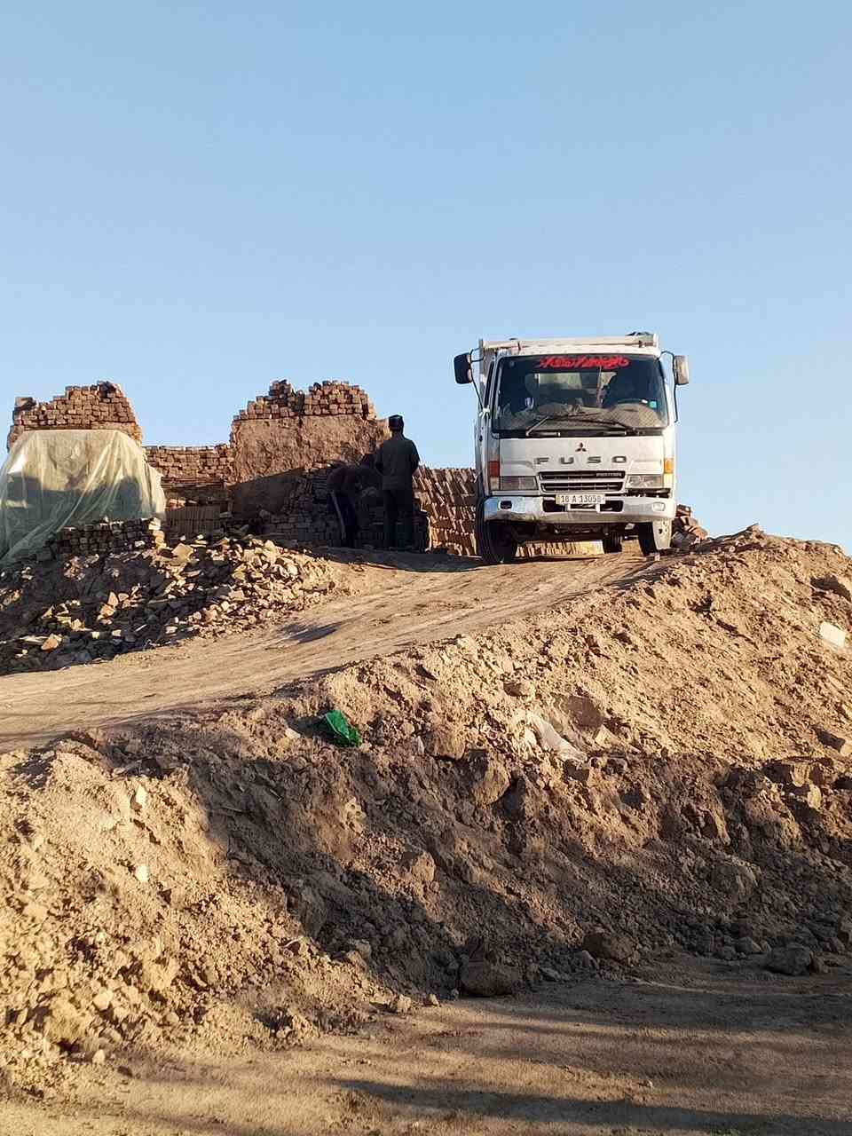 سلام عليكم يوجد فرشي معامل كربلاء بنسب السعار ***********
