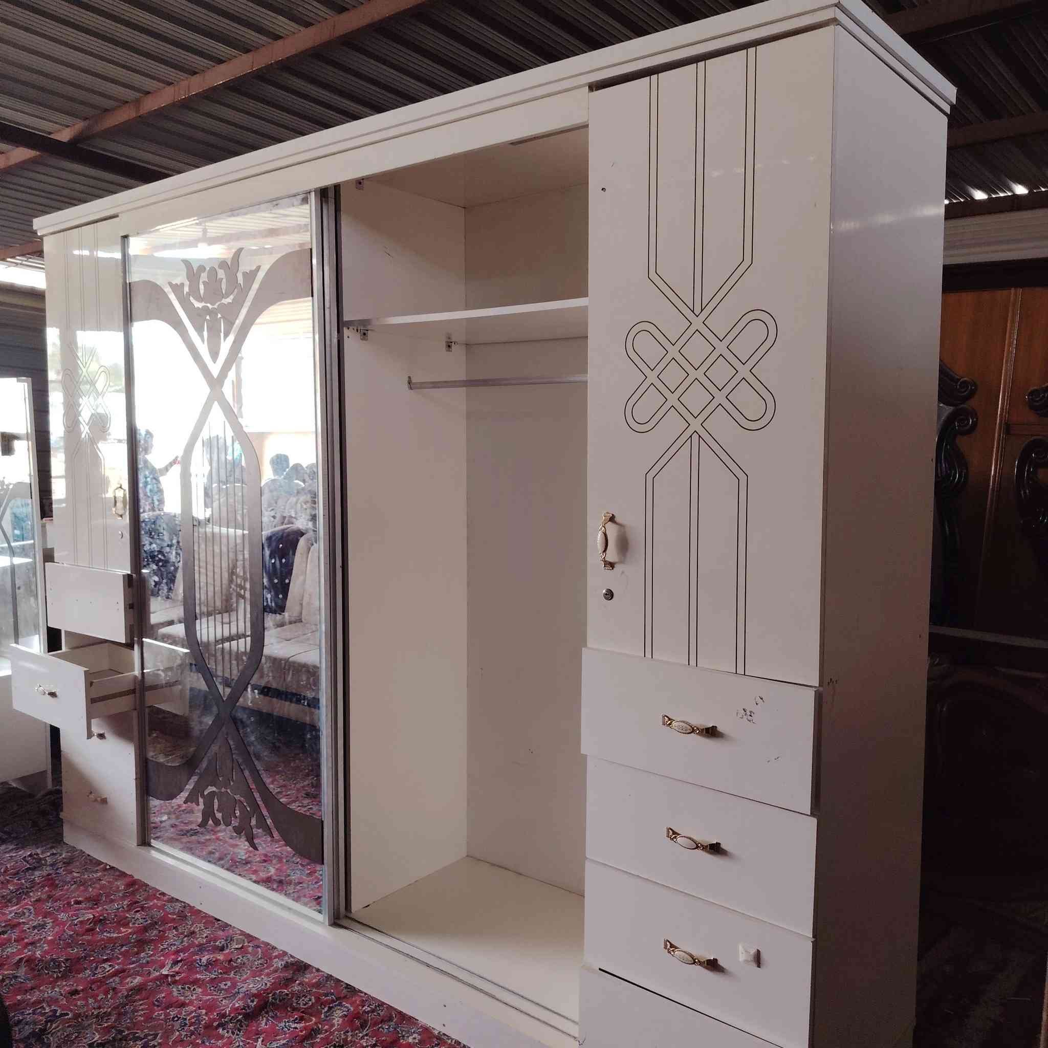 انواع الاثاث المنزلي للبيع والمراوس وبأسعار مناسبة للاستفسار راسل الصفحة او اتصل *********** واتساب
