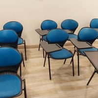 ستول محاضرات جدد غير مستخدم  07702580804