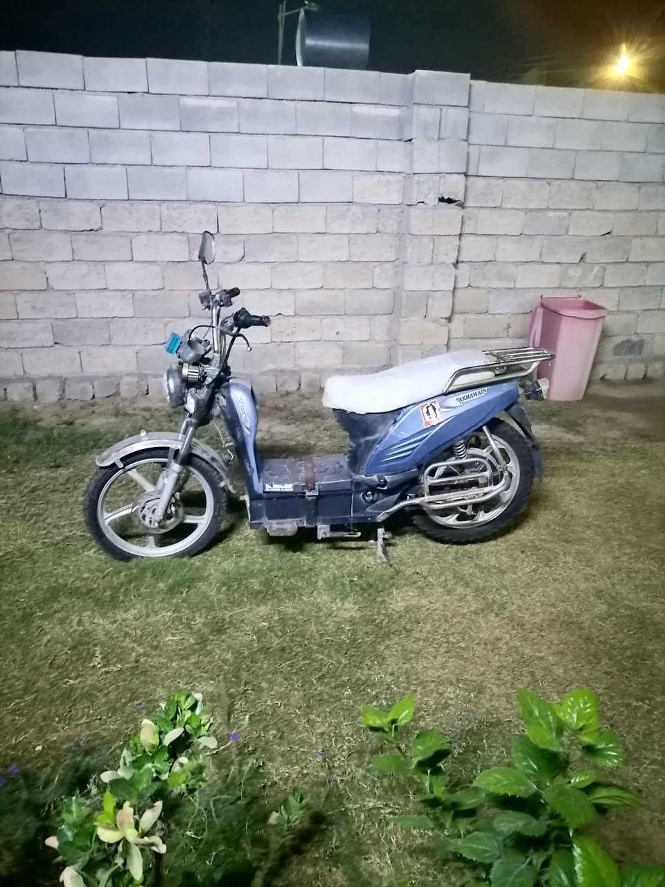 ماطور شحن للبيع بس انكر سلف المكان الربيظه 
السعر٢٥٠ الف ***********
