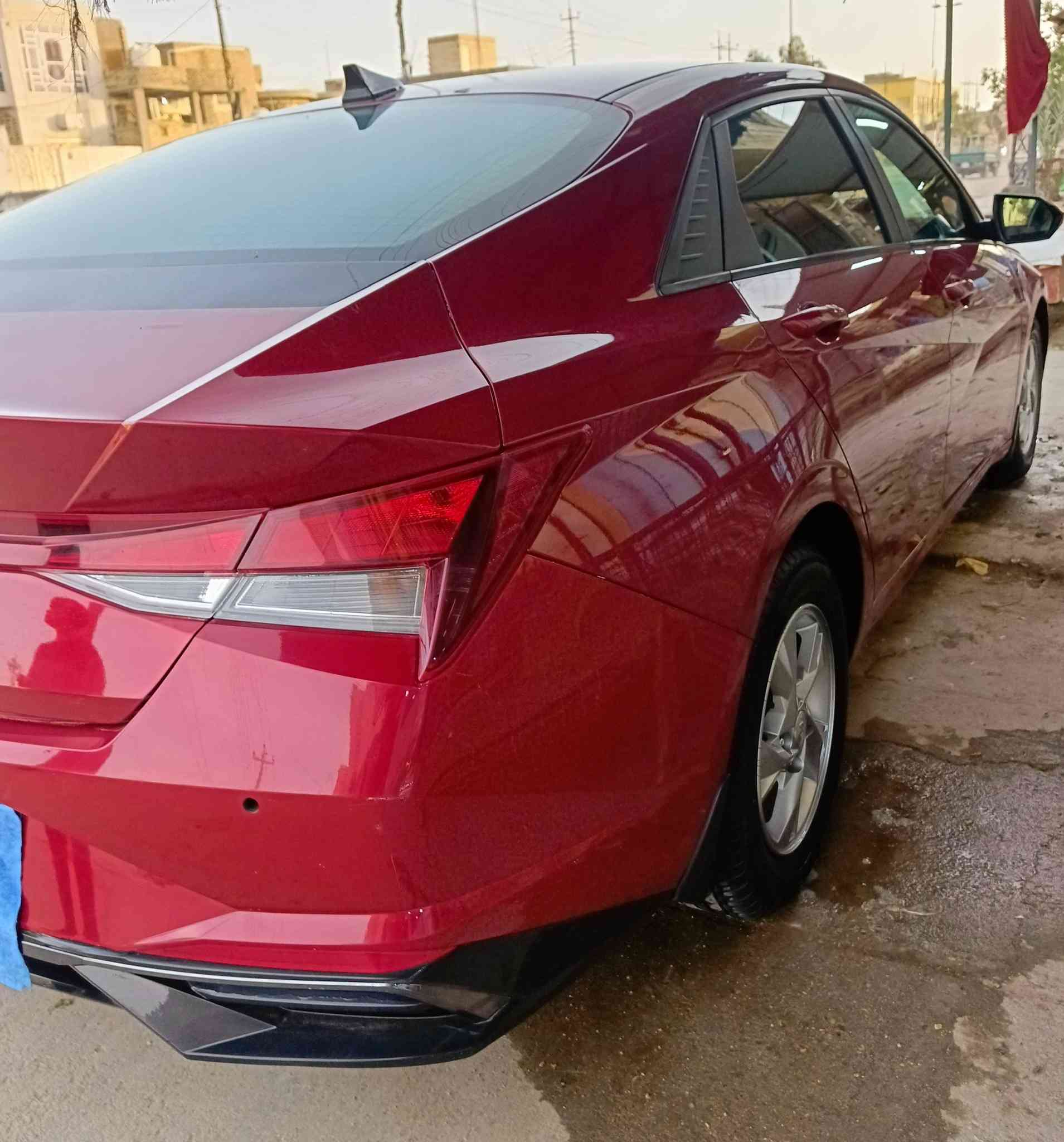 سلام عليكم سياره لانتره للبيع موديل 2023 معوقين رقمه ذي قار حادث بس بنيد بس مقدمه مال بنيد مرجع على بارد ولباقي كفاله ليبل واحد مكاني ناصريه سوق شيوخ سياره جهازه شباب شراي يتصل وبي خير ودلل لحد يرسل على خاص ماجاوب شراي يخابر وانا بخدمته  رقمي ***********
