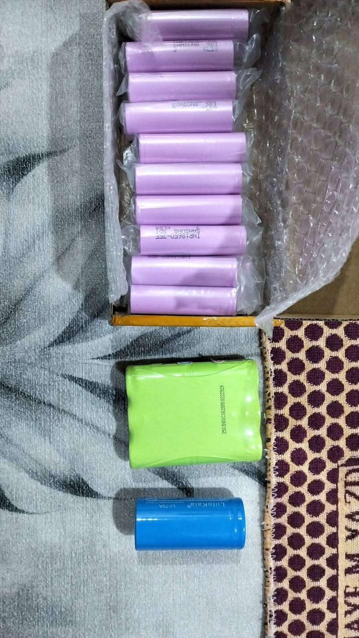 السلام عليكم عندي بطاريات ليثيوم جدد وسماعات لضعيفي السمع للبيع وكلمن وسعره وهذا رقمي للتواصل ***********
