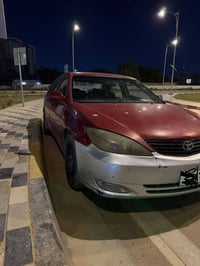كامري موديل 2004 بيه حادث بلخلف وبيه كص بلحوض مال صندوك  السياره جاهزه...