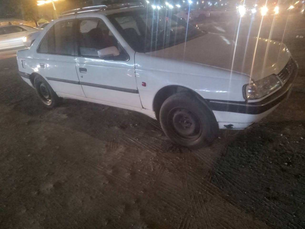 بيجو لبيع
السعر ٢٧ 
مكان النجف نصر مهندسين 
***********
