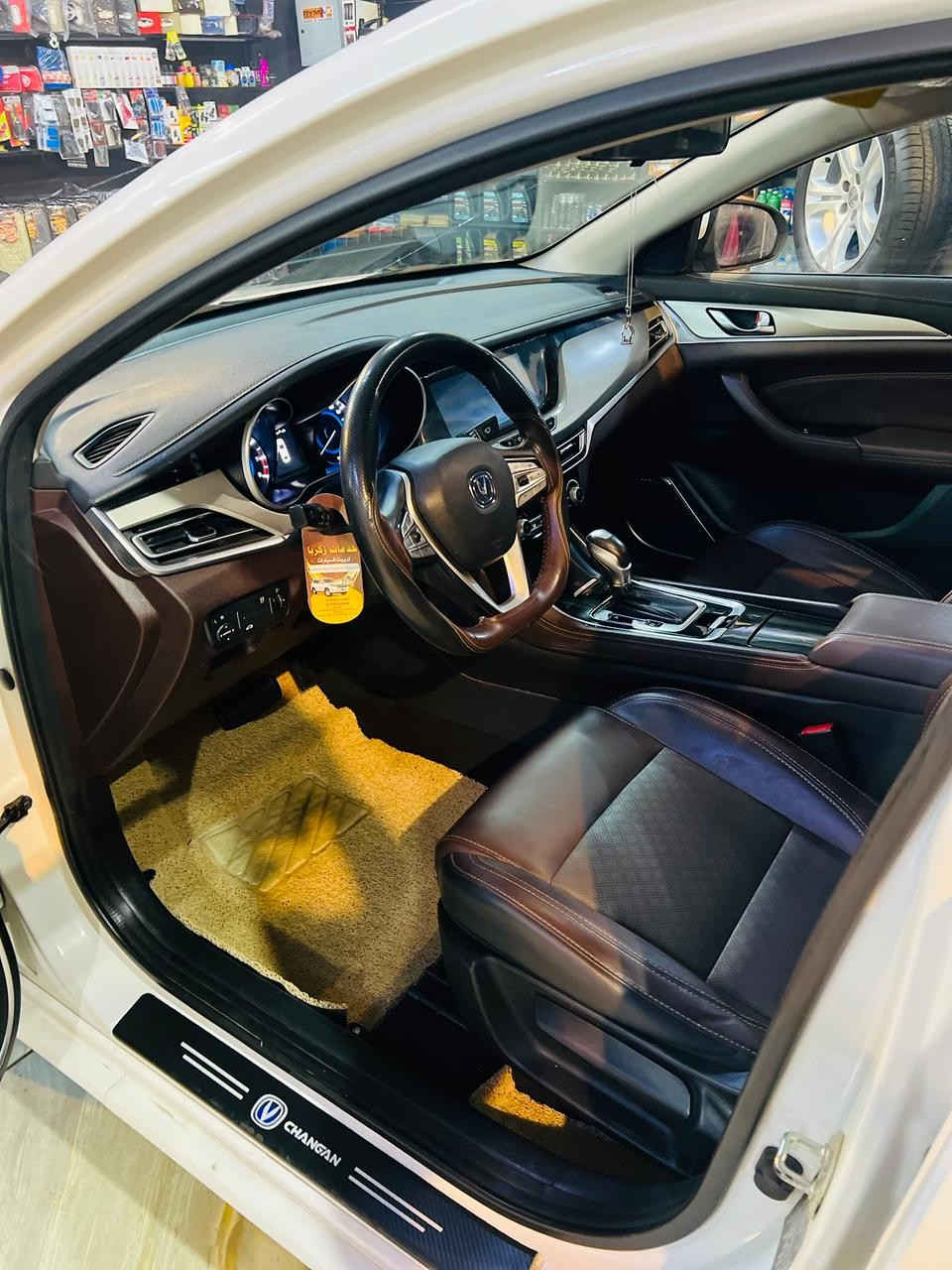 السلام عليكم ورحمه الله وبركاته
شانجان ايدو للبيع 💯
موديل_2020💥
ماشيه 75ألف كيلو
مواصفات فول فول👇
فتحة سقف كهربائيه
مري كهرب+اشاير مري 
شاشه لمس بنظام اندرويد
كامره خلفيه+حساس خلفي 
لايت+البك لايت LED
تحكم بل سرعه ذكي
بصمه تشغيل+بصمه ابواب و صندوق
كشن جلد احمر
فرامل يد كهربائيه
نظام مانع انزلاق+نظام S
سياره مكفولة بدون صبغ 
كابون بانزين
***********
