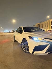 كامري 2021 وارد امريكي حادثه جاملغ وبنيد ضربه خفيفه كلش  ماشيه 112 الف...