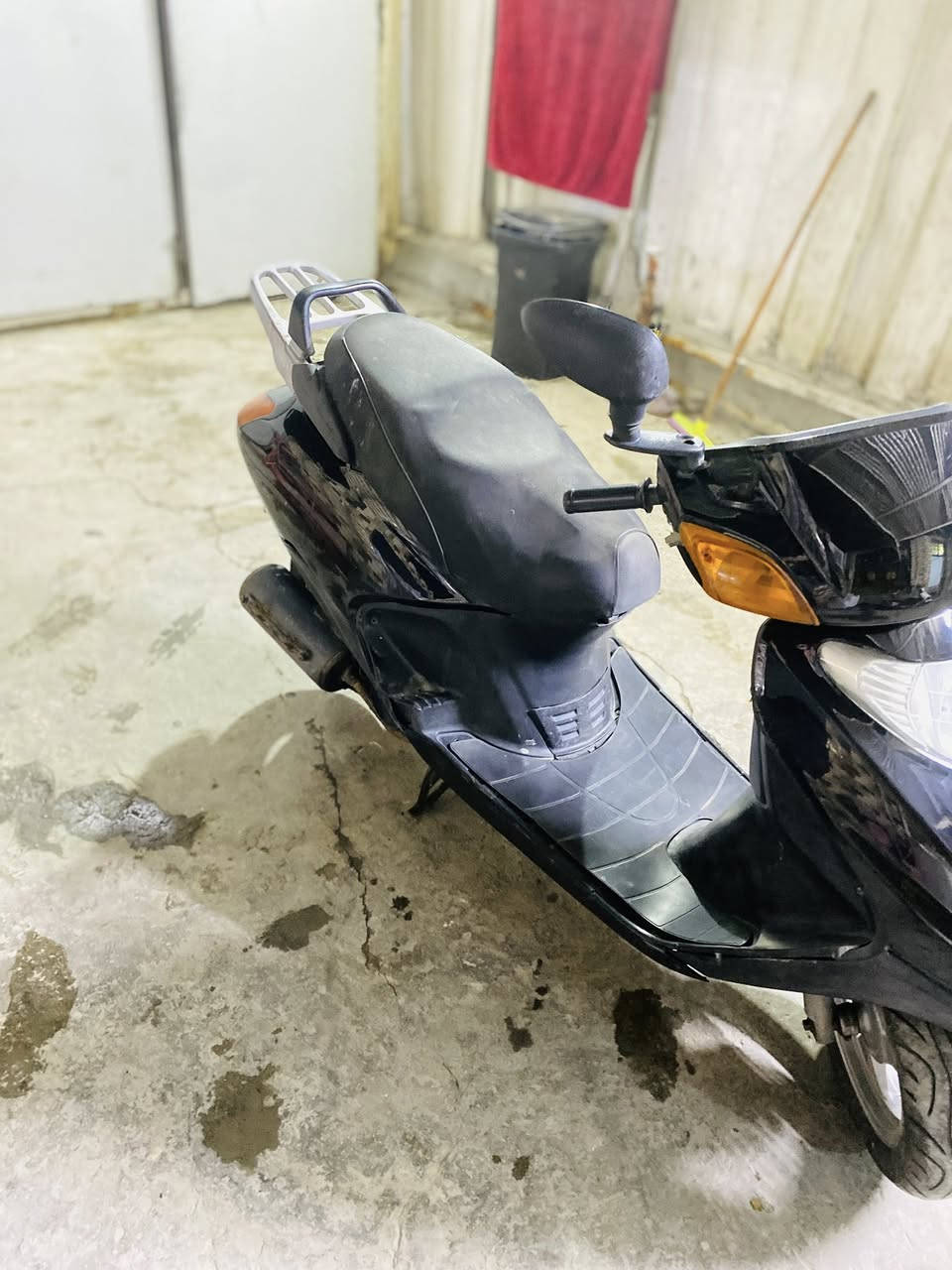 السلام عليكم سبيسي للبيع طافيه كوم حديد ***********المكان حي اور السعر 300 وبيها مجال
