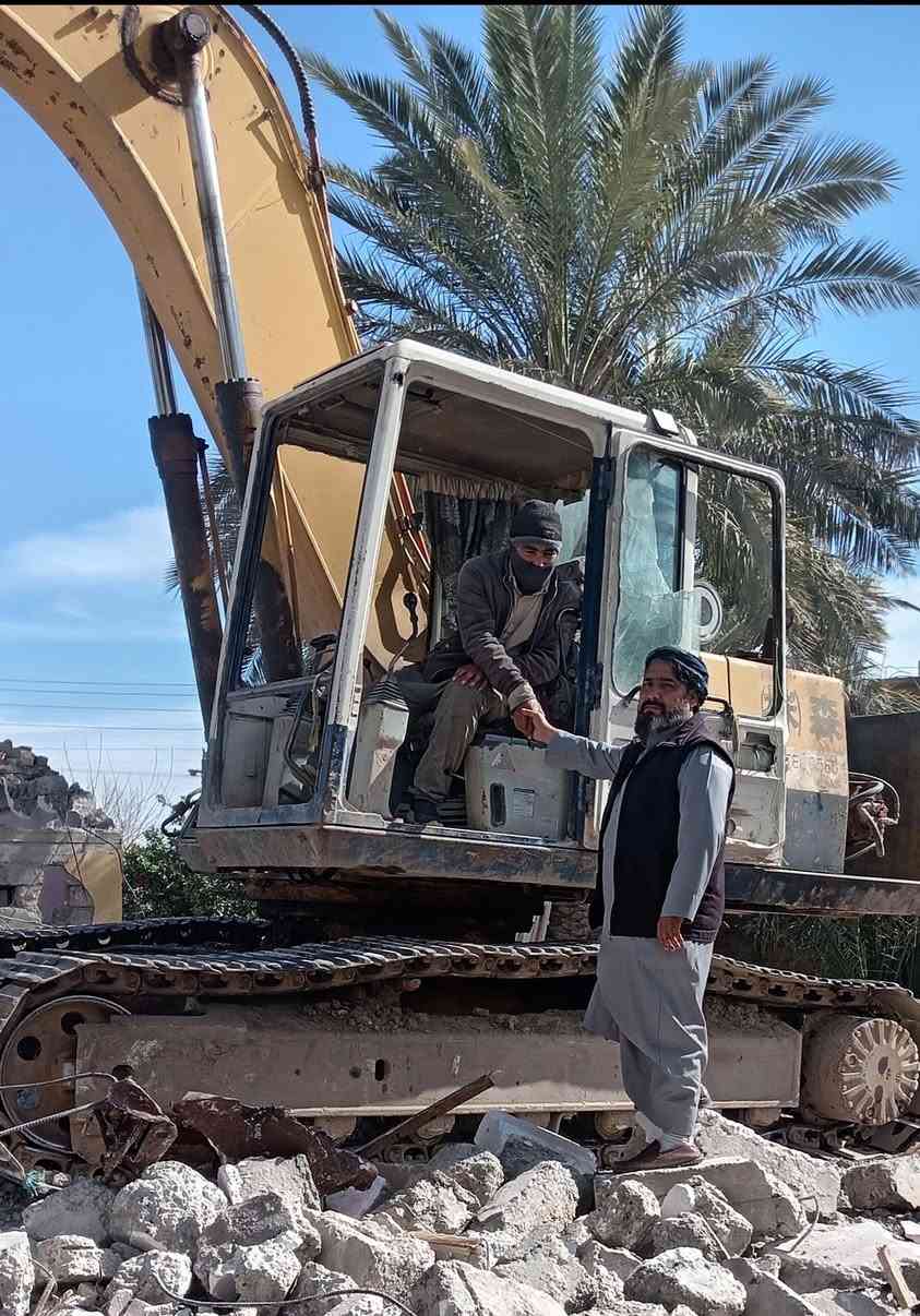 إسلام عليكم ورحمة الله يوجد كادر تفليش بيوت ومحلات مكون من عمال الي يريد ويوجد نقار لتفليش البيوت ايضن للاتصال على الرقم ***********
