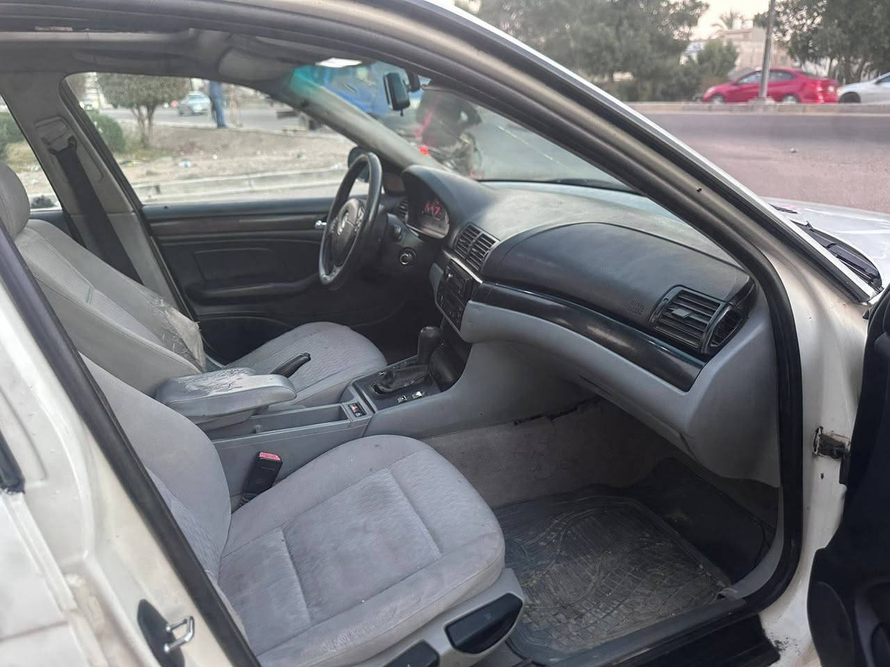 يا لله سلام عليكم اخوتي BMWe46  2001
مكينه لوك جديده ٢٨ مسكر
كير لووك جديد 
 سياره مكفوله عاااام بيه ربع بنيد فقط 
صدر امامي جديد 
شاشه كامره 
حساسات 
اضاءة داخليه تغير لون ع تليفون 
سنويه جديده هزه جديد رقم انكليزي مستلم وصل 
شرط تحويل تستلم رقم انكليزي سياره تخبل والله ترايك وين متريد السعر 60 ومجال قليل يرحم والديكم لاتكسرون بل سعر سعره حلو 
خلي تعليق حلو والشراي يشلع عيني وياخذه تحياتي الكم 
***********
