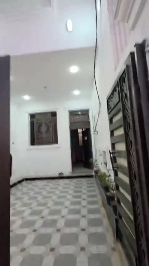 بسم الله إعلان بيت للبيع الرمادي ال٥كيلو نزلت الشراع قرب فلكت فلاح الحنشل يبعدن عن شارع العام ٦٠متر المساحه ٢٠٠متر شارع ١٥متر نوع العقار طابو صرف تحويل مباشر نوع البناء حجر الطابق الاول الثاني بلوك يحتوي الدار على ٤غرف نوم استقبال مطبخ حمام عدد ٤ سنه البناء ٢٠٢٥ أستفسار أكثر ***********
