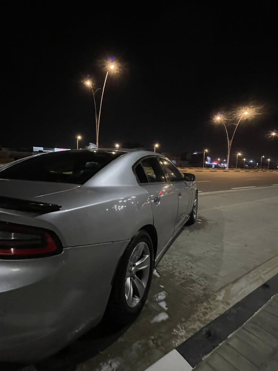 سلام عليكم سياره جارجر للبيع مديل 2015 معلايه 2016 سياره بيه المدكر والباب الورع فقط صبغ بدون حادث المكينه 3600 أكفلك كيره ومكينه وحداديه وكفلك بل تحويل بل مرور كشنات حضن /السياره بني رامه السعر 170 وبيه مجال العنوان البصره القبله/ رقم الهاتف ***********
