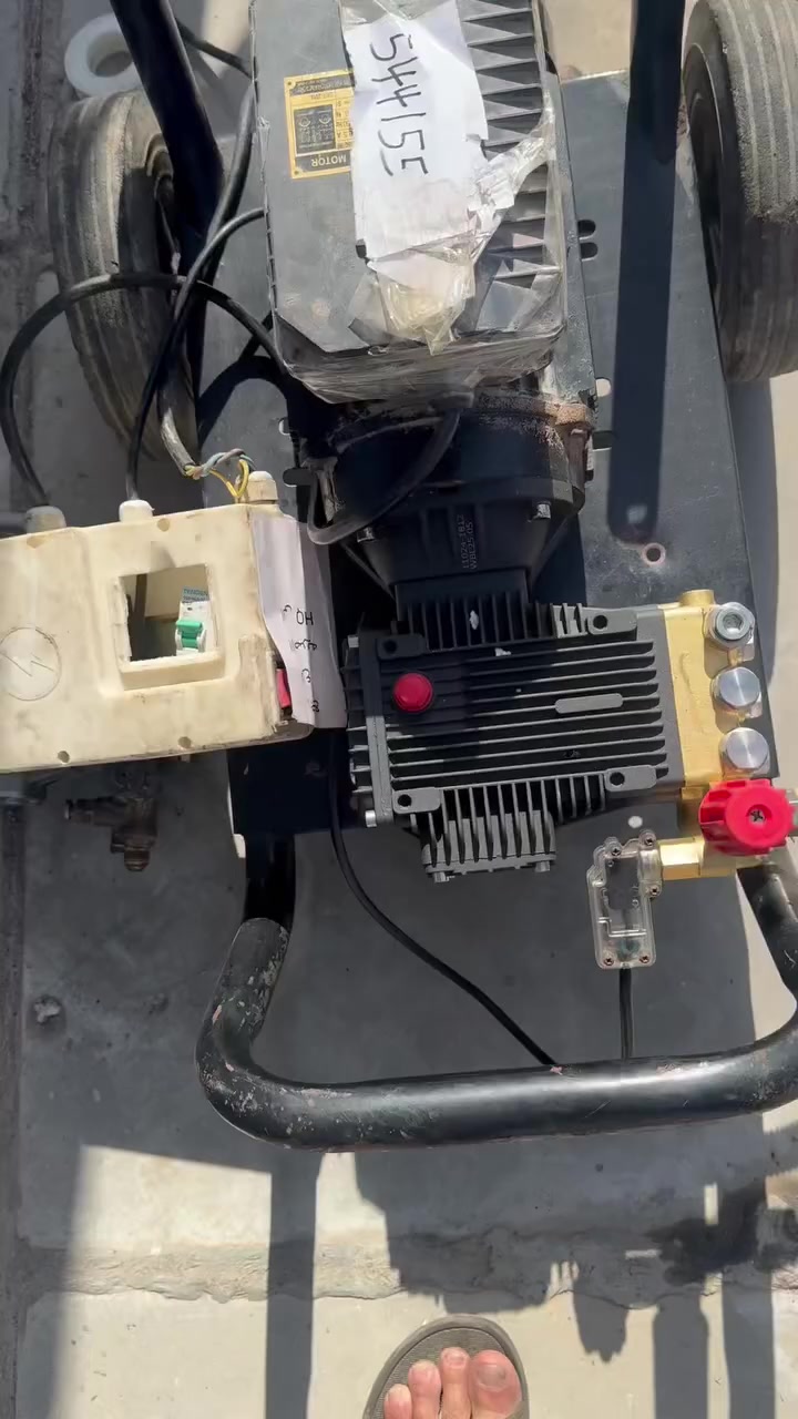 ‏سلام عليكم جبت لكم ضاغطات 180بار 160بار انشد على ماطور الأولى أم أم 160 بار تنشد على ما طور  اثنين حصان الثانية تنشد على ما طور 180 بار تنشد على أربعة حصان هذا رقمي  ***********￼
